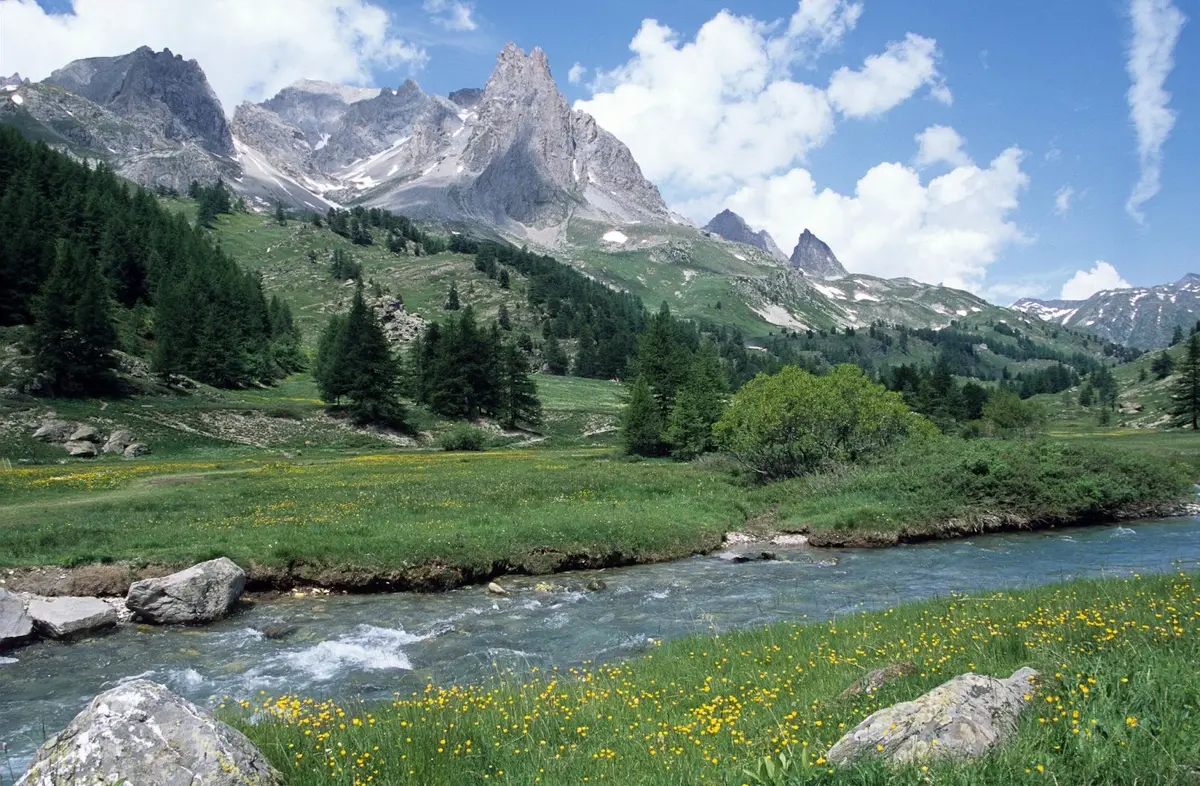 Coolcation : voici les 10 destinations fraîches en Europe pour fuir la canicule cet été, et une ville française arrive en tête du classement