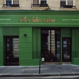 The Indian Arms ouvre à Paris en juin 2026 : le premier gastropub indien du 2e arrondissement mêle fish and chips aux épices et Kerala Fried Chicken dans une ambiance pub londonien