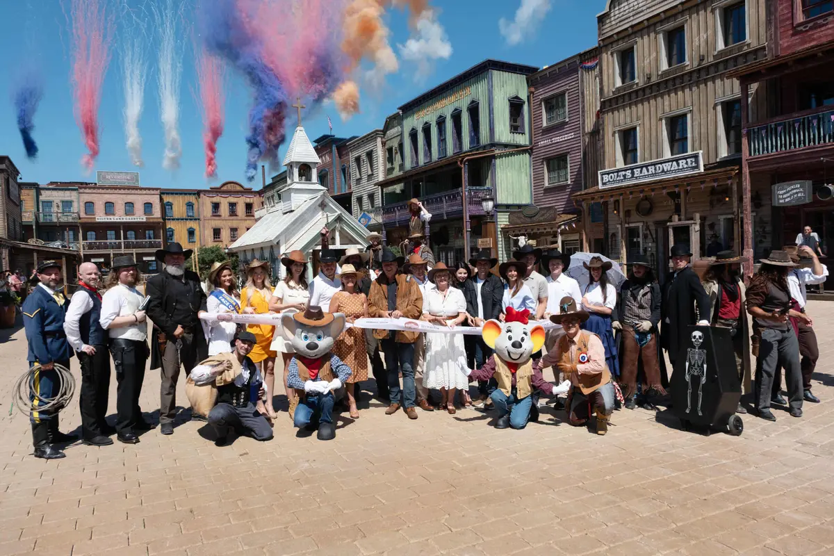 Europa-Park ouvre le Riverside Western Lodge à Rust : 119 nouvelles chambres, une brasserie artisanale et de la réalité virtuelle dans un univers western immersif