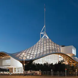À Metz, ce restaurant étoilé niché au sommet du Centre Pompidou transforme chaque dessert en œuvre d'art contemporain