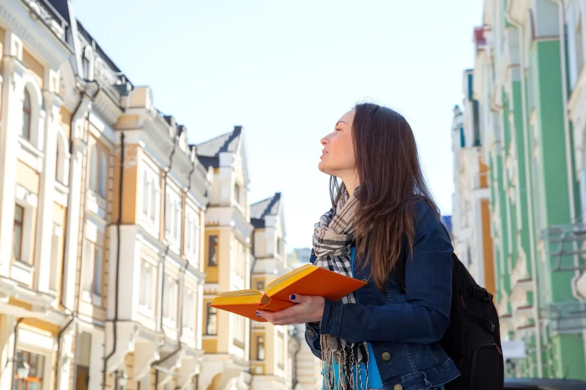 La peur de parler une langue étrangère en vacances freine encore de nombreux Français
