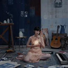Coline Rio dévoile le clip de Refuge, une plongée visuelle dans son univers intime