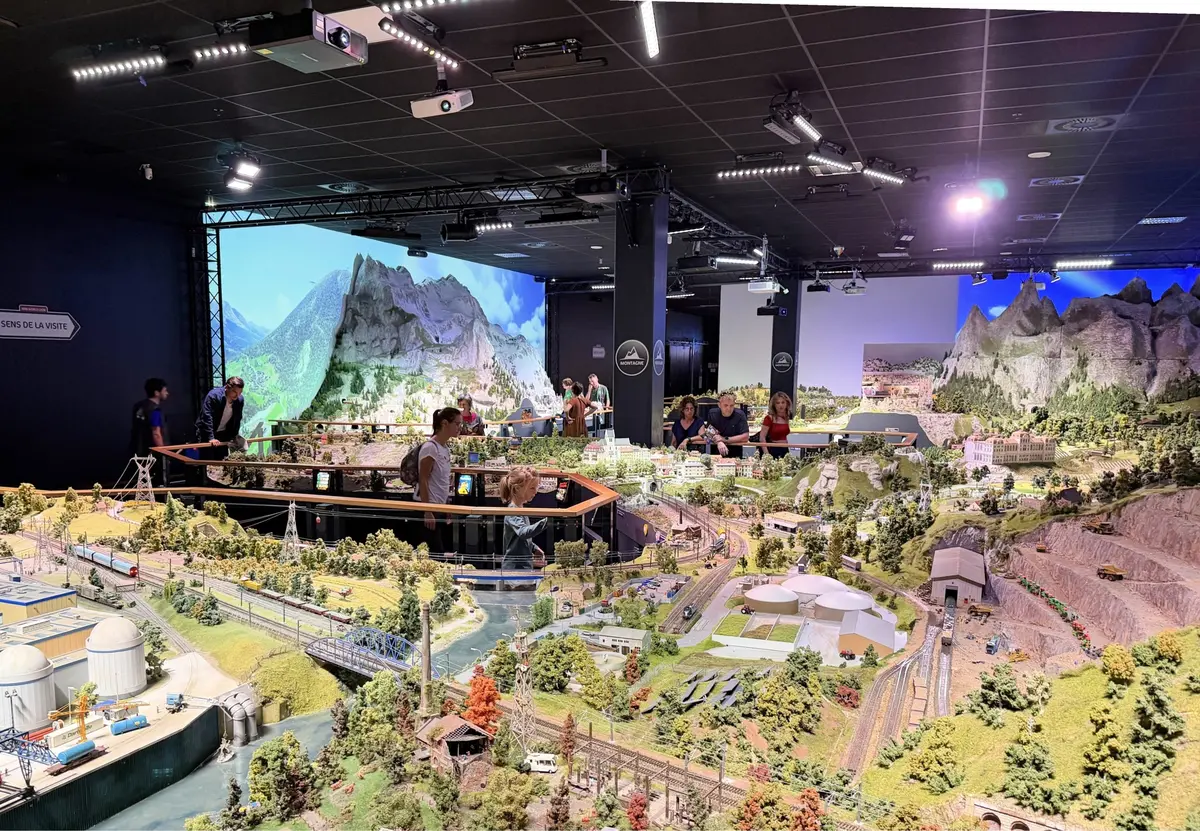 Mini World Lyon : un parc de loisirs indoor climatisé qui attire les foules pendant la canicule