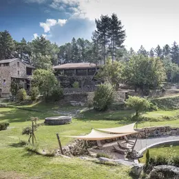 Stage de sophrologie au Domaine du Taillé à Vesseaux : ancrage et reconnexion à soi