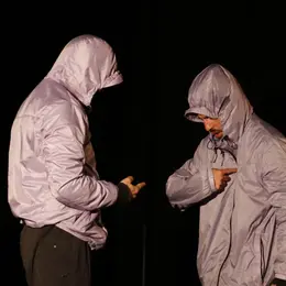 We Are Who We Are : un duo franco-italien explore identités et stéréotypes culturels à Paris