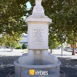 La fontaine aux animaux d'Hyères restaurée et remise en eau