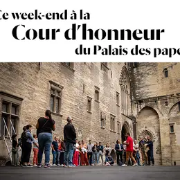 Visite guidée de la Cour d'honneur du Palais des Papes lors des Journées européennes du patrimoine à Avignon