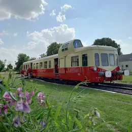 Visite guidée de la Gare de Montmirail à bord d'un autorail Picasso