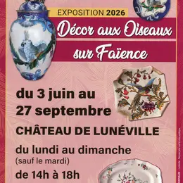 Exposition de faïences décorées d'oiseaux au Château de Lunéville