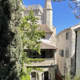 Rouget barbet et pied de cochon : la recette terre-mer du chef étoilé Christophe Chiavola au Prieuré Baumanière