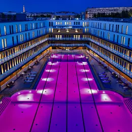 Bien-être solidaire à Paris : Molitor s'engage pour Octobre Rose avec RoseUp