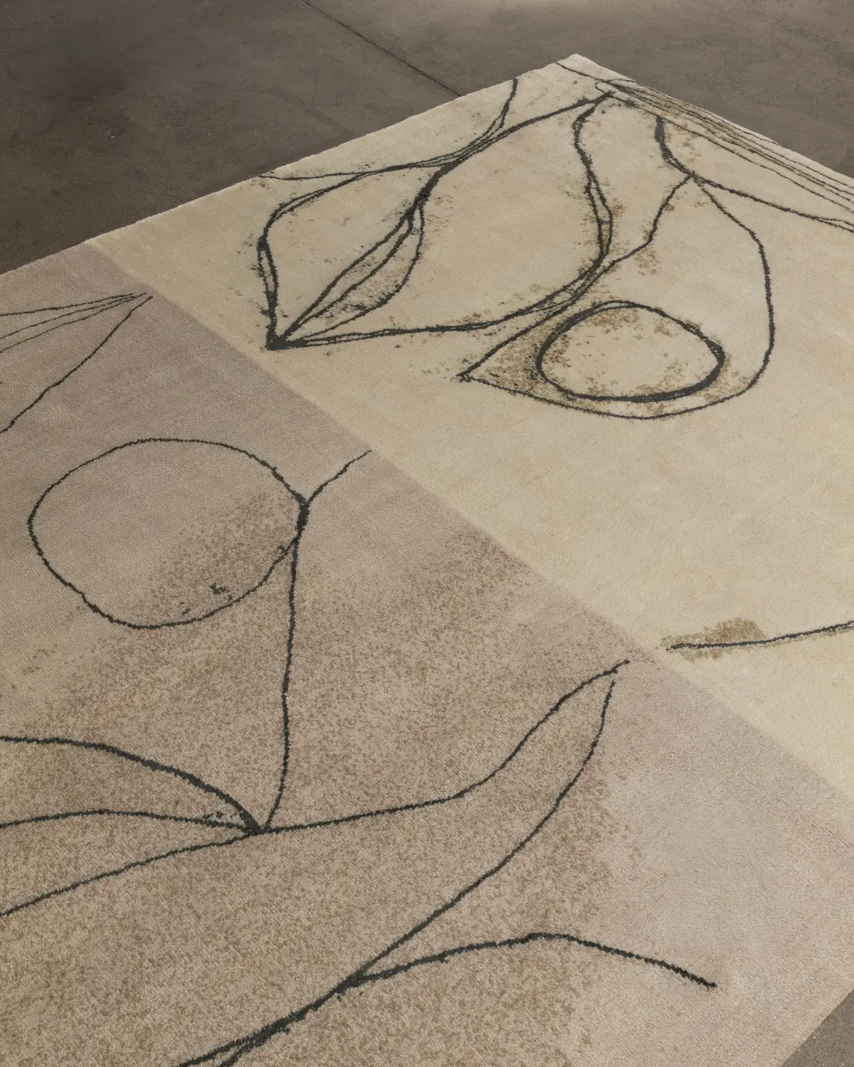 Exposition de tapis-tableaux à la Galerie Diurne de Paris : Ratures &amp; Artefacts de Marcel Zelmanovitch