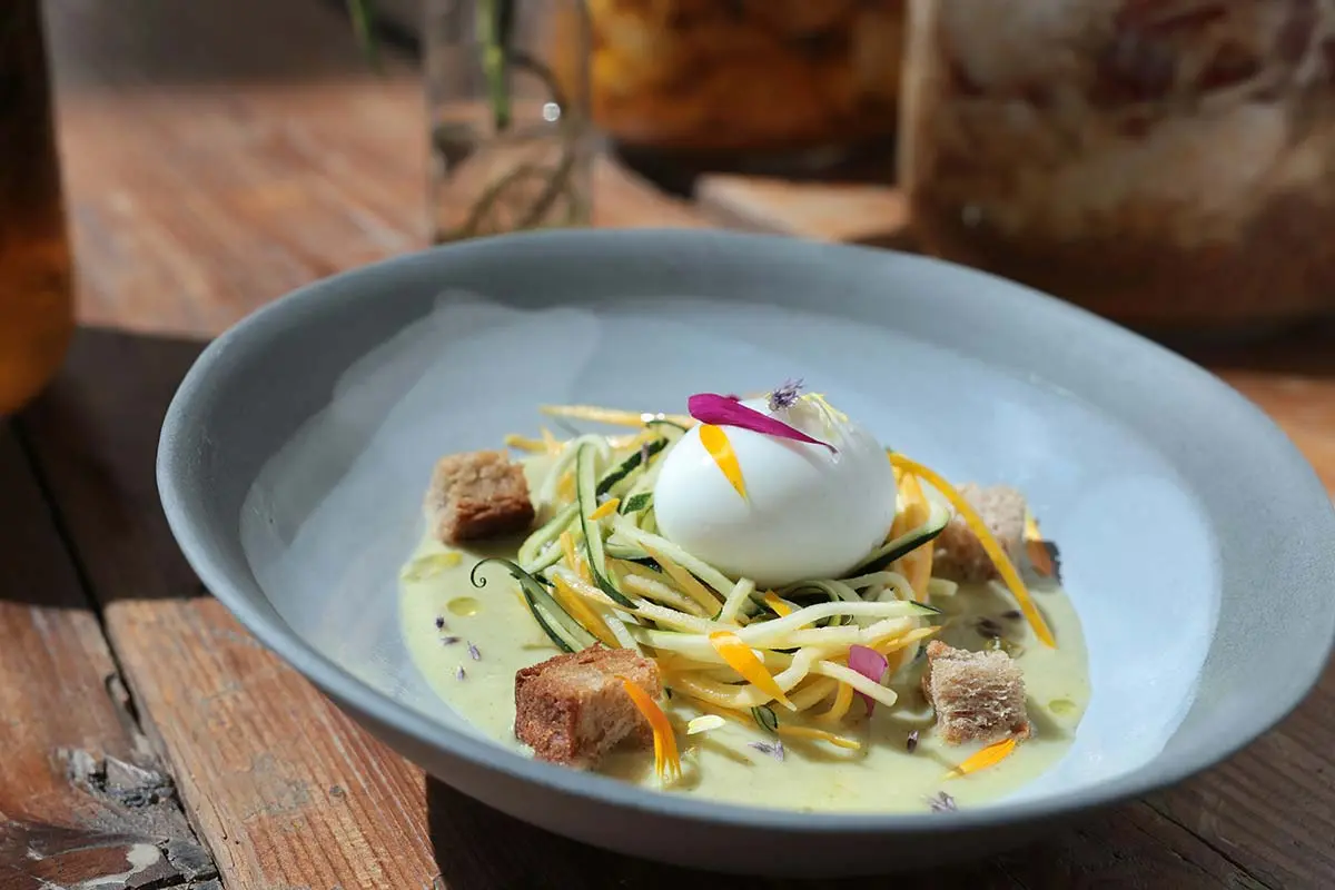 Crémeux de cœur de courgettes à la verveine : la recette du chef de la Fabuleuse Cantine à Saint-Étienne