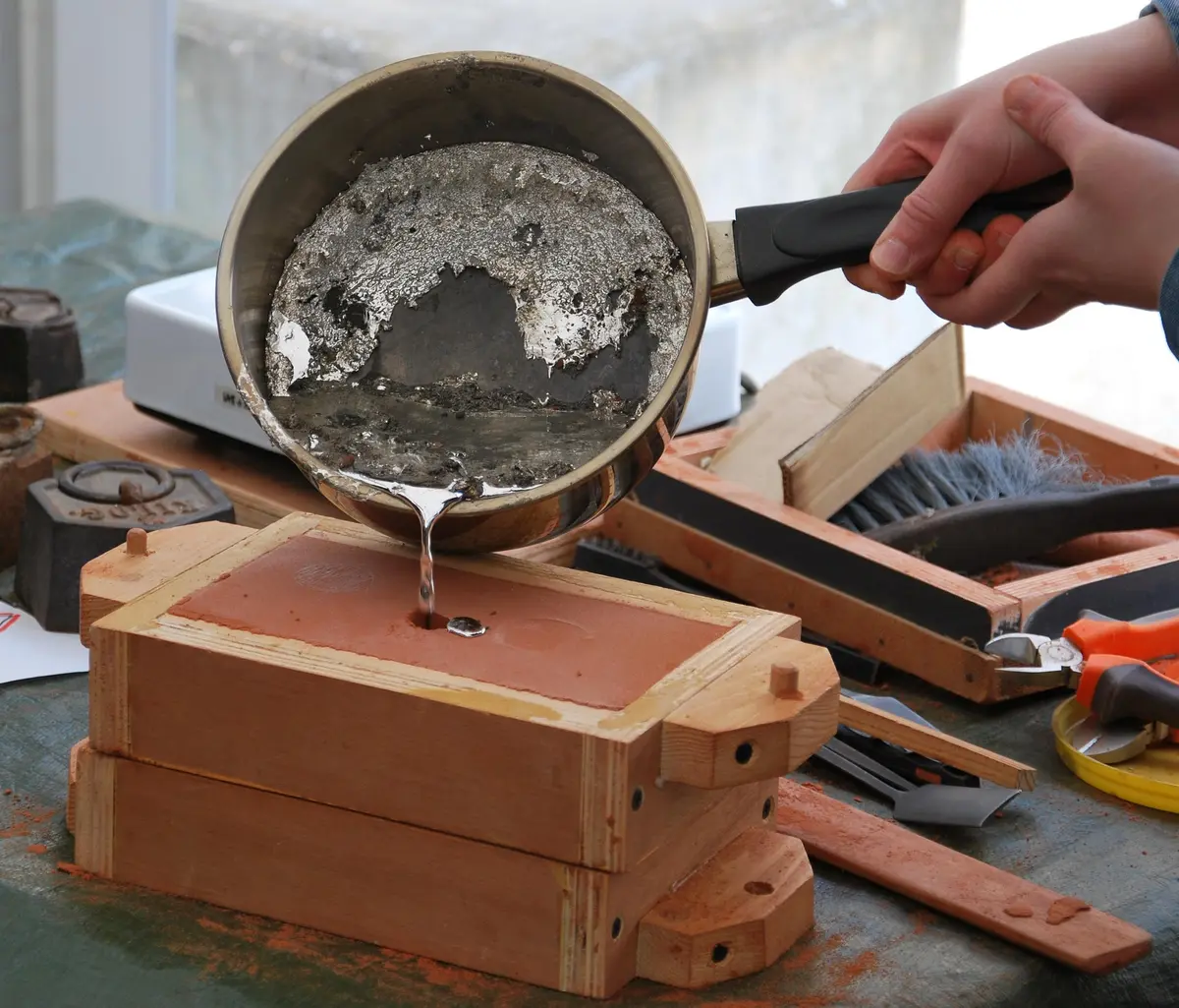 Atelier de création de médaille au Metallurgic Park de Dommartin-le-Franc