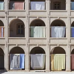 Installation artistique Dormir comme le soleil d'Adrien Vescovi à Marseille