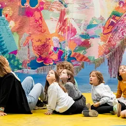 Visites et ateliers pour enfants à la Biennale de Lyon pendant les vacances de la Toussaint