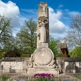 Restauration du Monument aux pigeons voyageurs à l'entrée de la Citadelle de Lille
