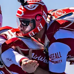 Greg Crozier et Karine Joly, champions de parachutisme de la Région Sud en mission aux États-Unis