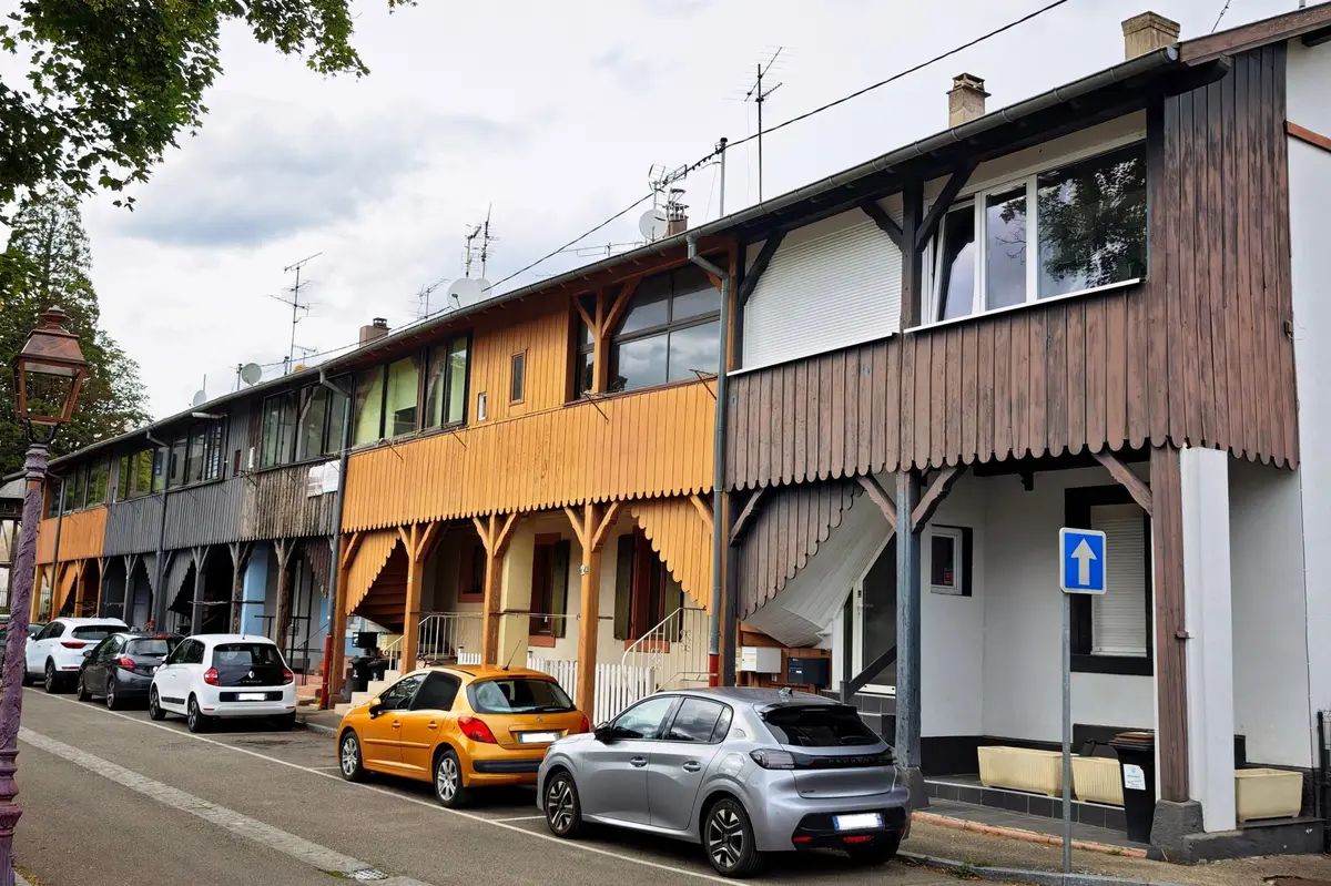Préservons le bois au balcon dans nos rues