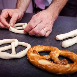 Atelier fabrication de bretzel avec Willy