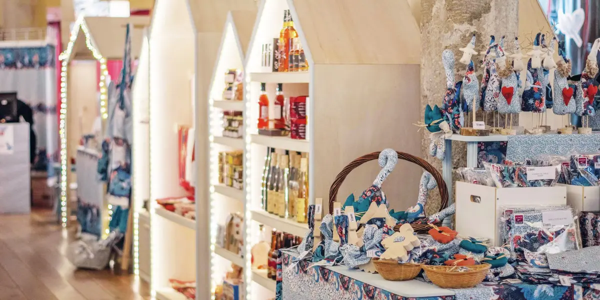 La boutique aux étoffes et ses nombreux trésors.