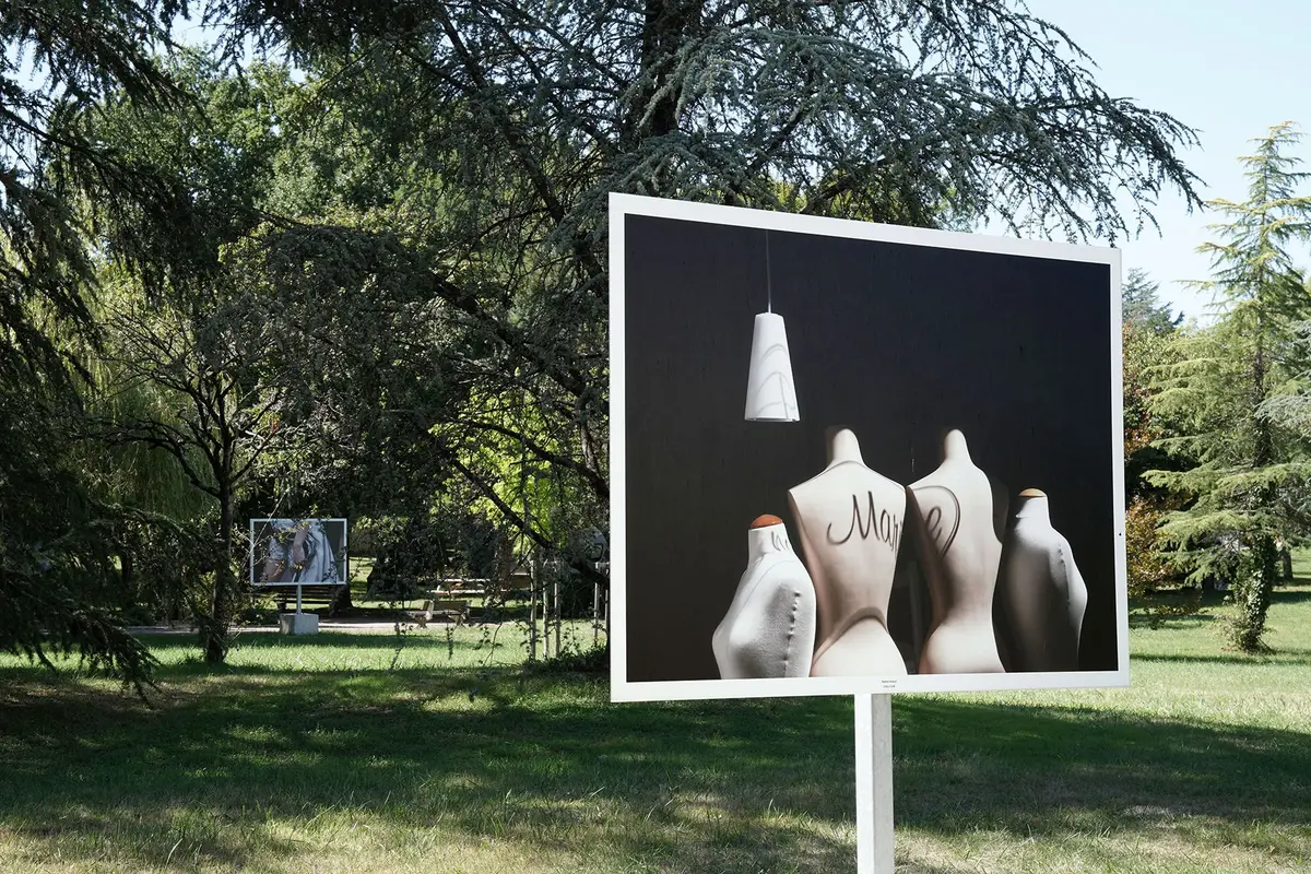 Photographies Grands Formats dans le parc du centre hospitalier Laborit