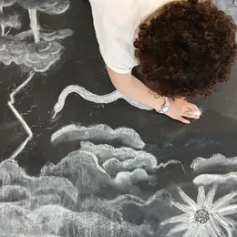 Atelier - Éclats de craie, poudres de lumière