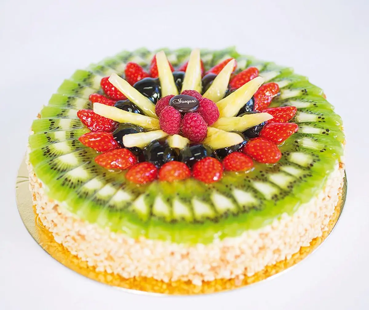 Il invite la famille et commande un gâteau chez Jacques, Gaugler ou Gilg