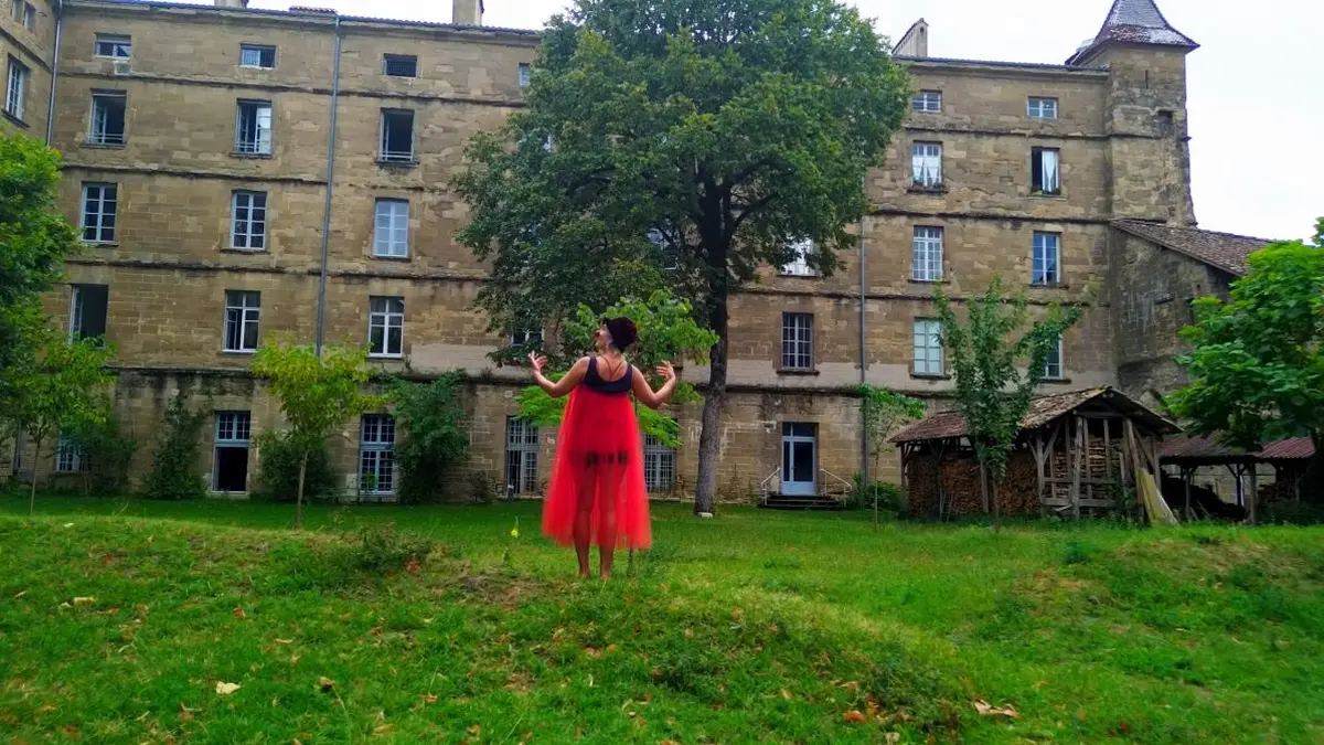 Clown et danse d'automne
