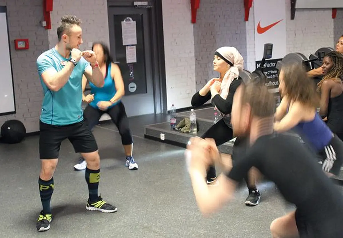 Julien au milieu de son groupe motivé !