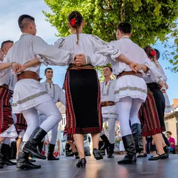 45ème Festival Cultures aux Cœurs : Hymne à la paix et grande parade
