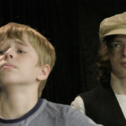 4H de cours de Théâtre ( 11-15 ans) Je joue des improvisations et je mets en valeur ma personnalité !!