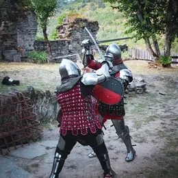 500 ANS CLOCHER CATHÉDRALE - Spectacle d'escrime Combat en armure