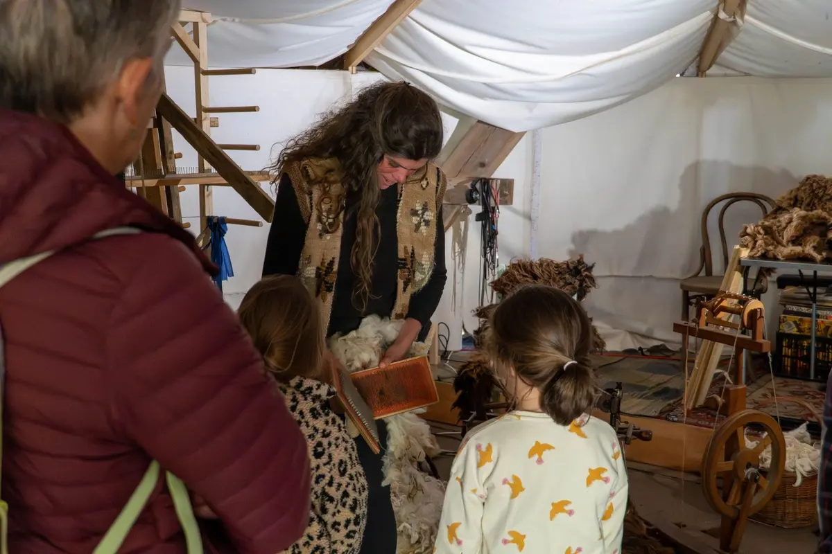 Atelier laine et tissage