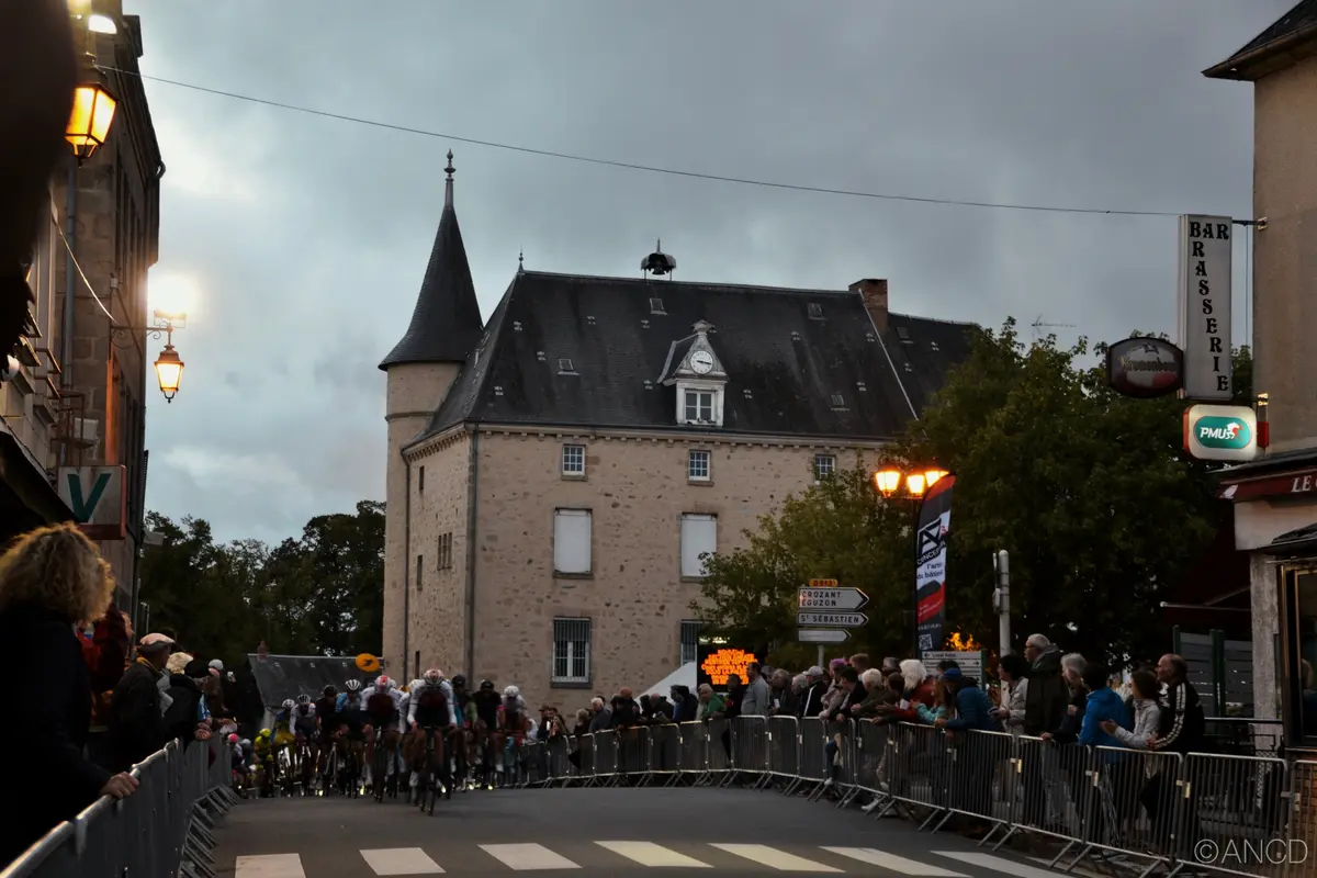 61 ième Critérium cycliste professionnel en nocturne
