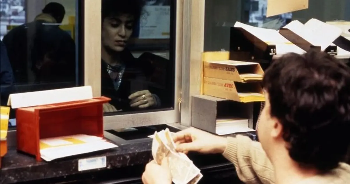 « Une poste à la Courneuve » de Dominique Cabrera