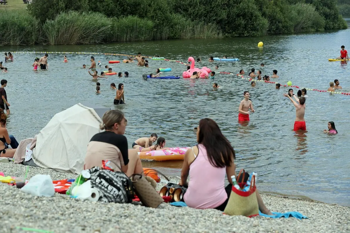 Le plan d’eau de Reiningue garde un air de vacances jusqu’à fin août.