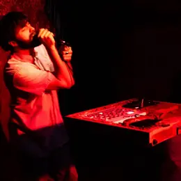 Variété industrielle & Électro-pop sentimentale HUGO RICHÉ + MEDDOR