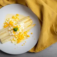 La sauce au beurre blanc servie avec des asperges  DR
