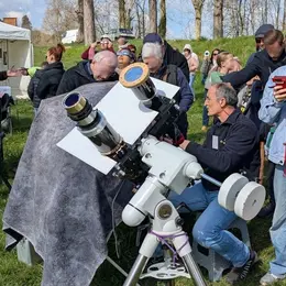 Eclipse de Soleil au télescope