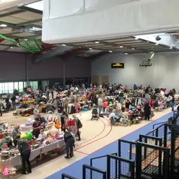 Bourse jouets puériculture vêtements enfants adultes