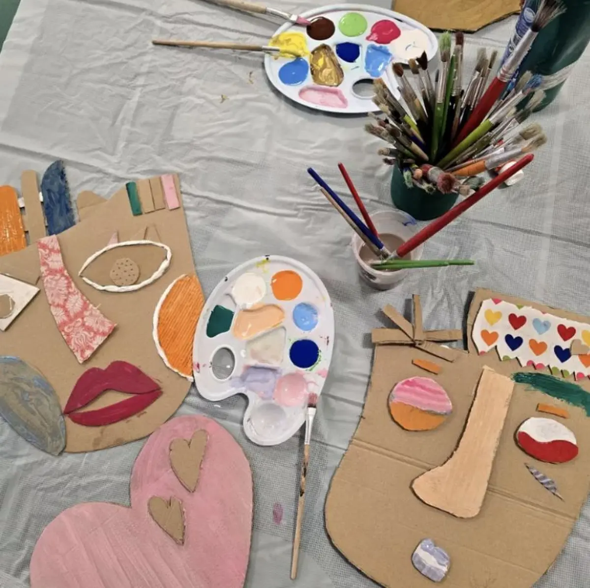 airt de famille-Atelier Jeunesse – Portrait Carton
