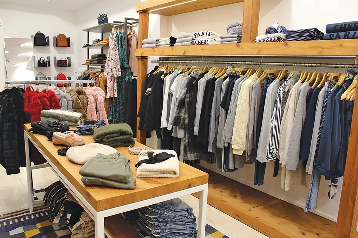 A cause des Garçons, de la mode au féminin