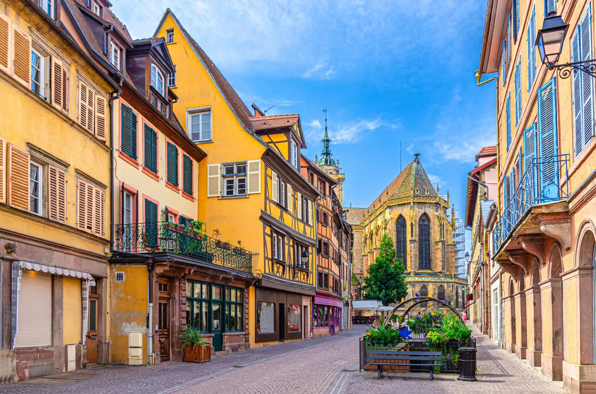 À Colmar, le centre-ville tient encore tête aux grandes surfaces : pourquoi les commerces résistent