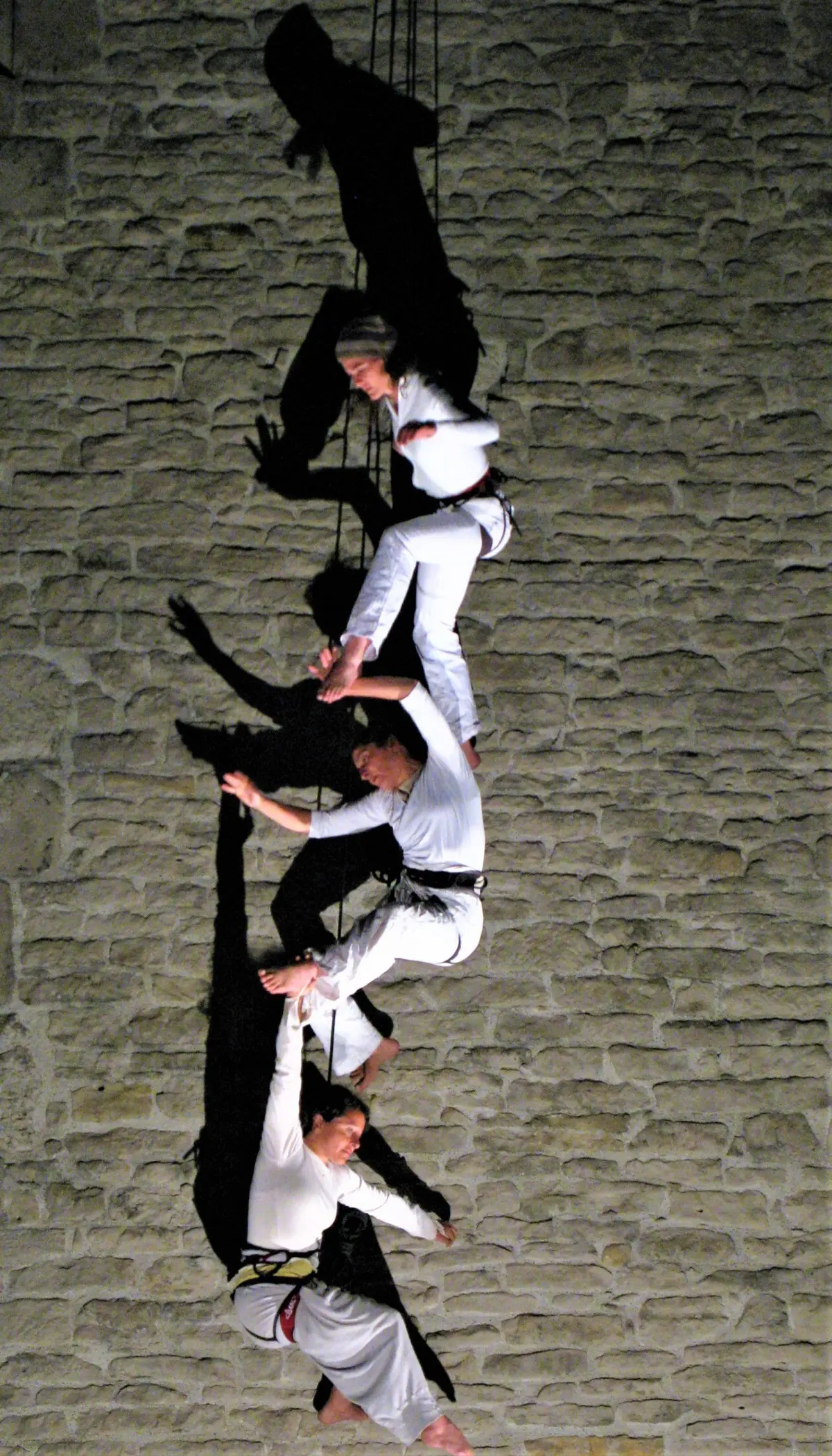 À Colmar, trois danseuses vont évoluer suspendues dans le vide devant le musée Unterlinden ce vendredi soir