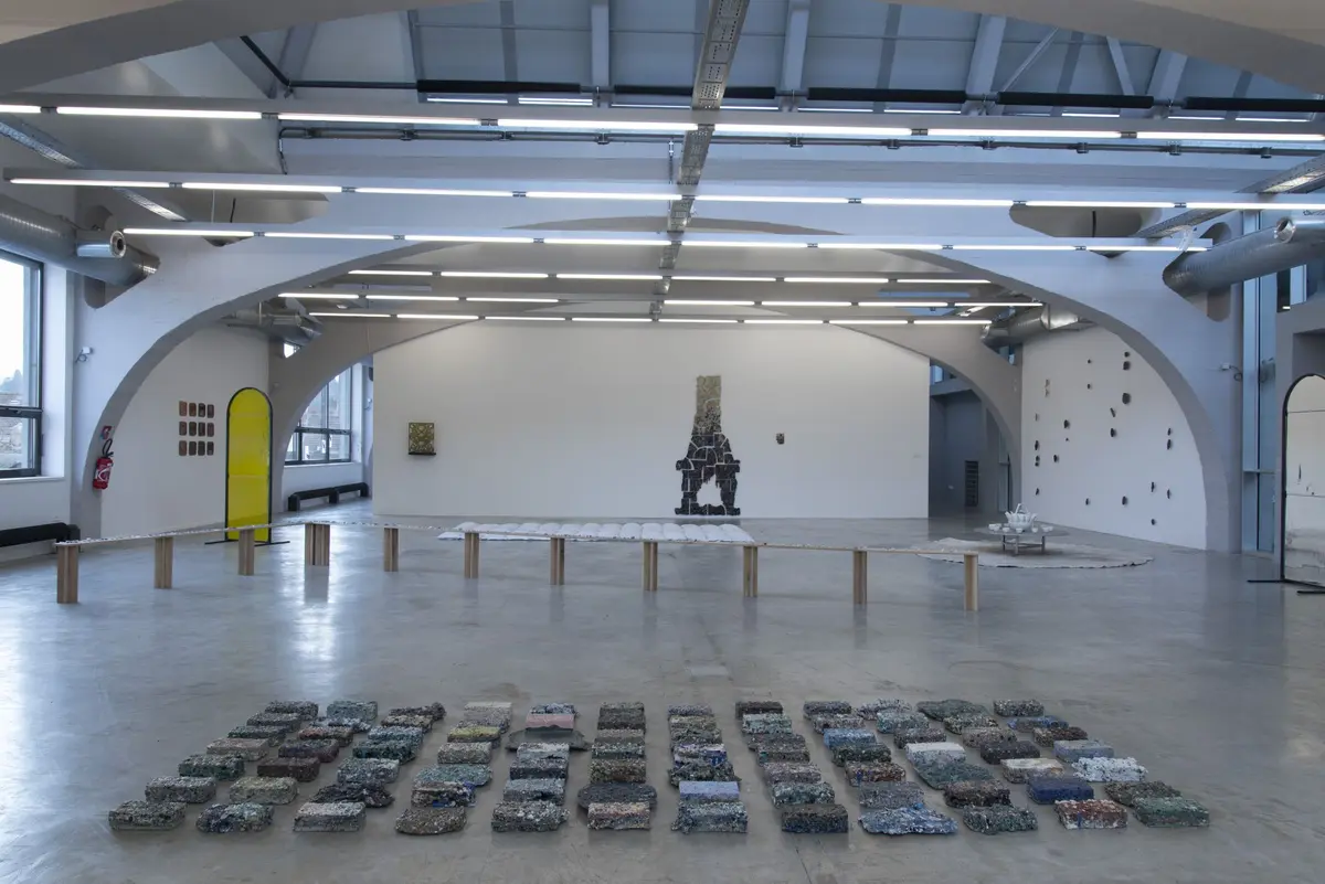 Vue de l'exposition Le souffle de la subsistance - Regionale 26, 2025