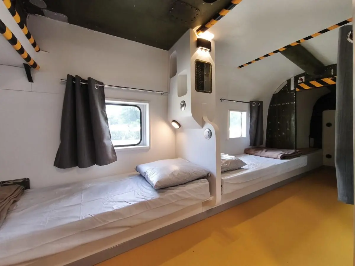 Dormir dans un hélicoptère Sikorsky H34 : l'espace couchette