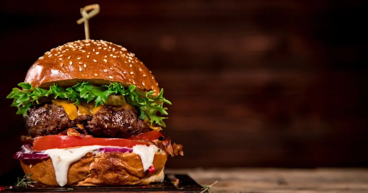À Tours, le double champion de France du burger tourne la page et ouvre un nouveau concept près de la gare