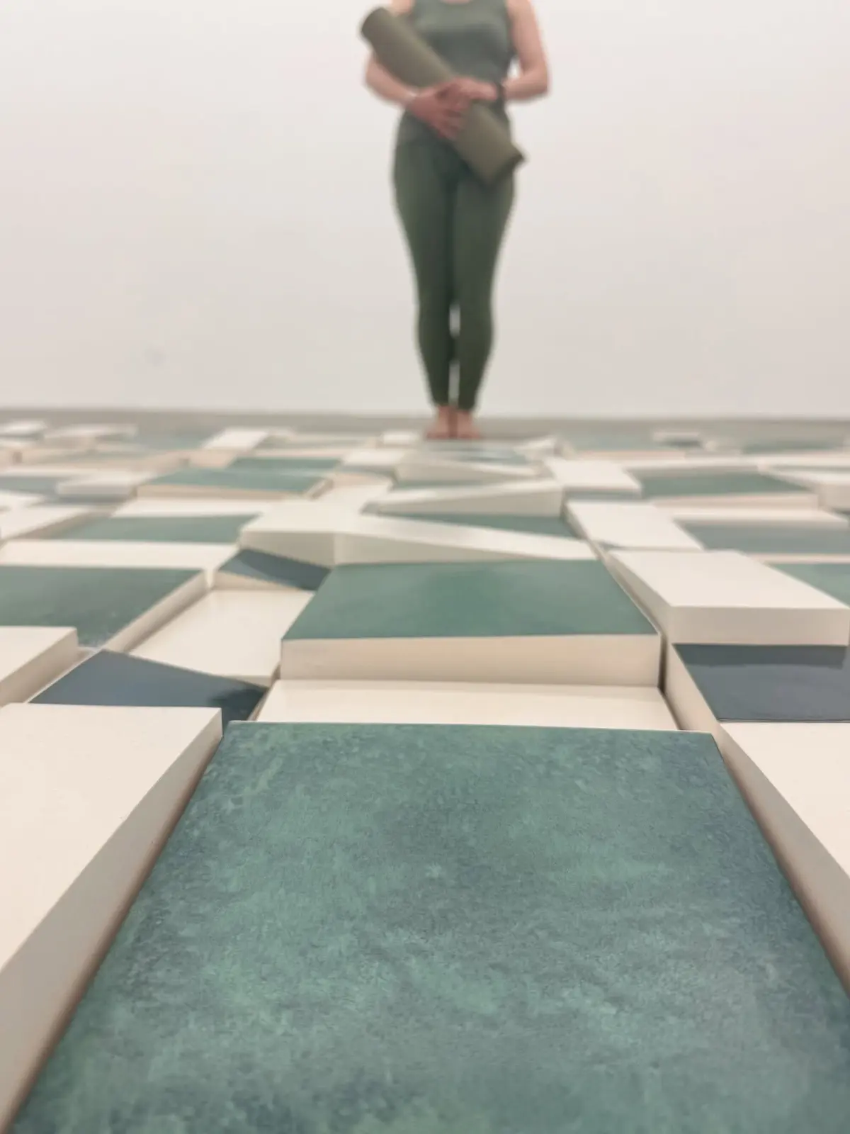 Yoga seul ou en famille à Fondation Fernet-Branca expo Tempesta (fr/en)
