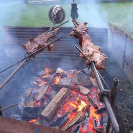 Repas Cochon à la broche